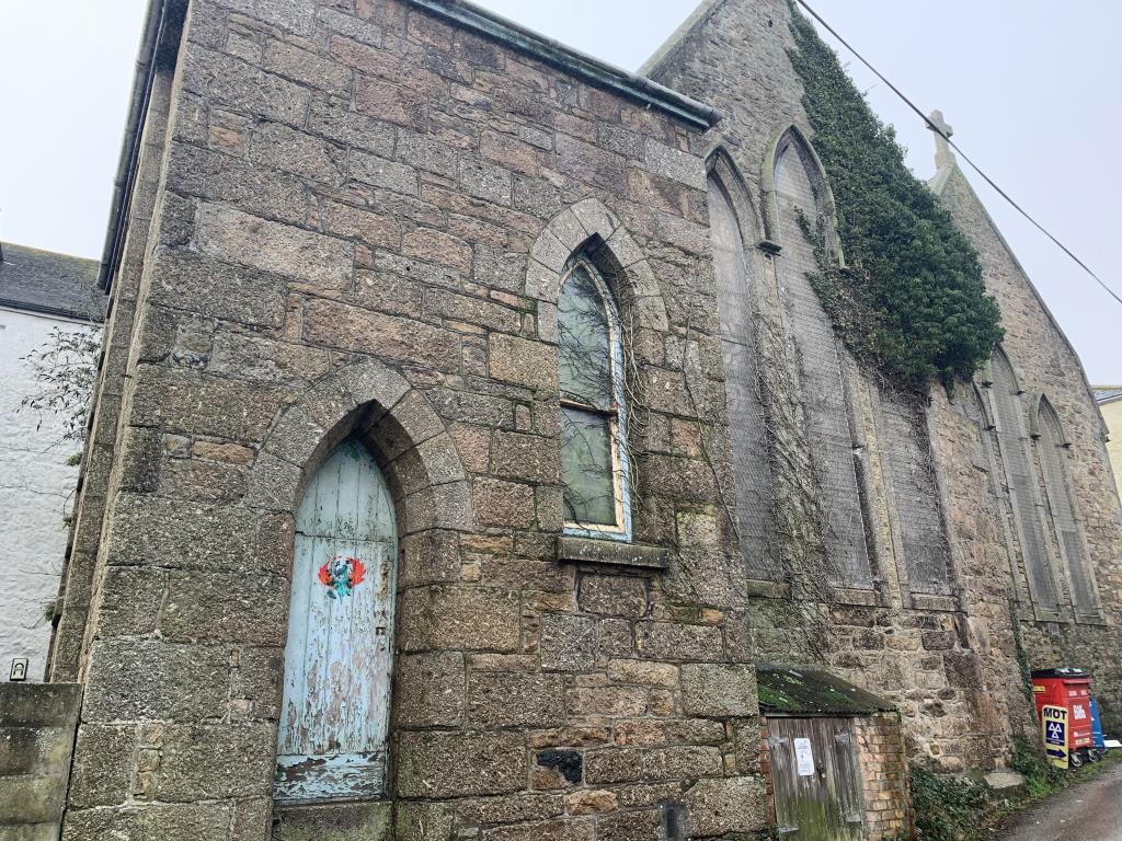 Lot: 47 - FORMER CHURCH WITH PLANNING FOR THREE DWELLINGS -